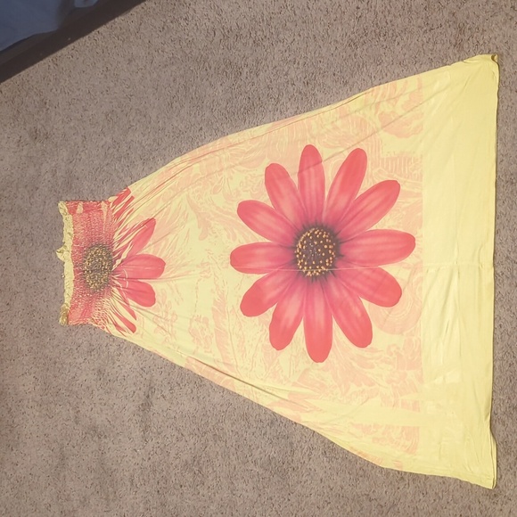 Floral Yellow Maxi Dress - Picture 11 of 13